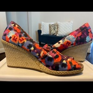 Toms Women's Stella Multicolor Canvas Wedge